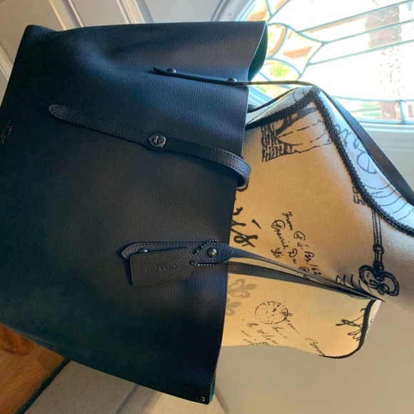 Coach Tote Bag - Picture 2 of 3